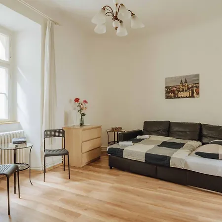 Appartement 3bd Old Town Square & Astronomical Clock 100 Metres